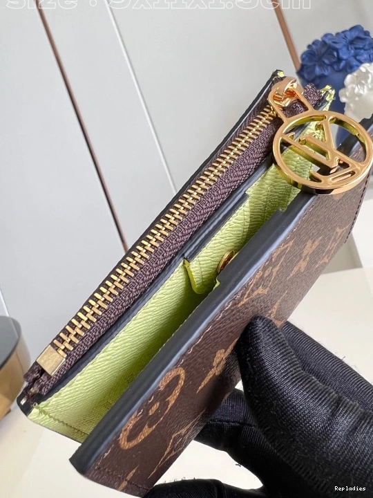 Fake Louis Bags Lisa Wallet Vuitton Louis 0710